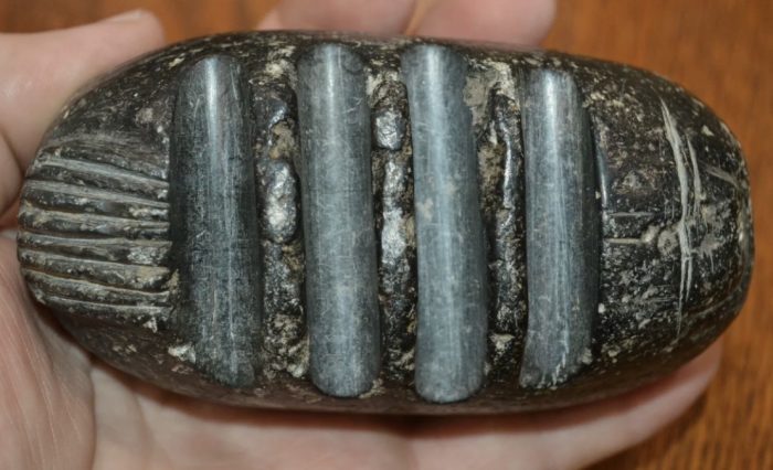 Steatite 4 grooved and carved shaft straightener