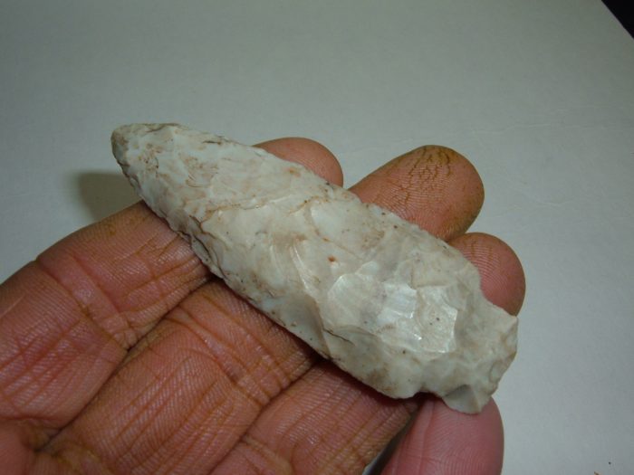 GEORGEOUS ARCHAIC STEMMED POINT